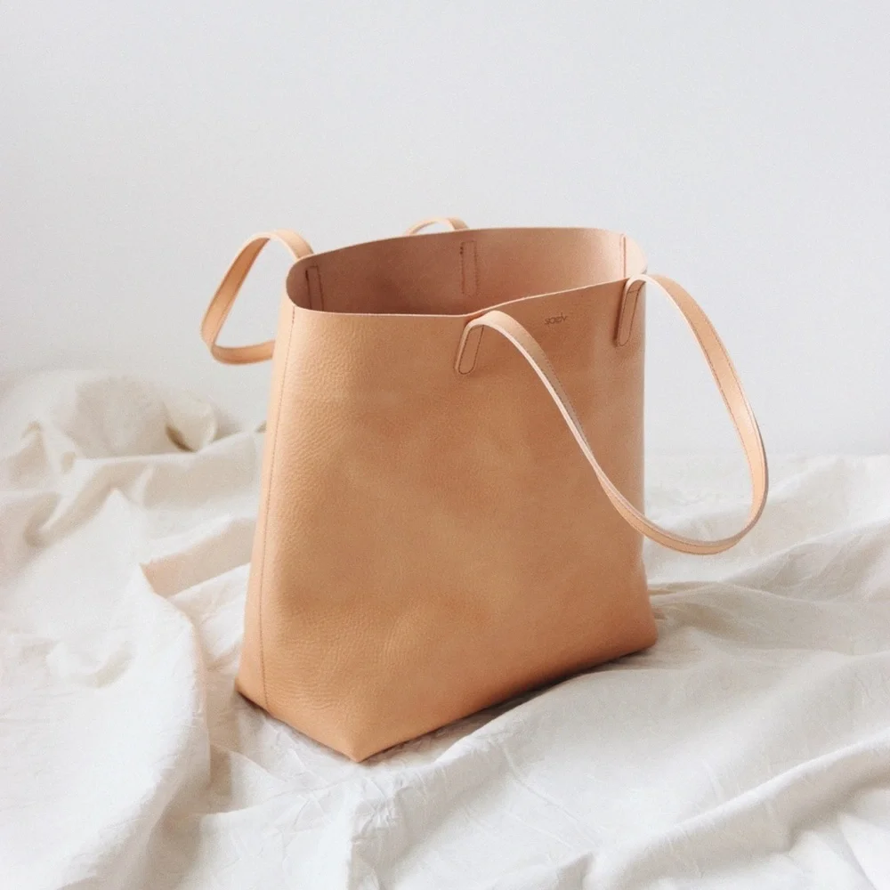 Sjaelv Leather Tote - Picture 2 of 14